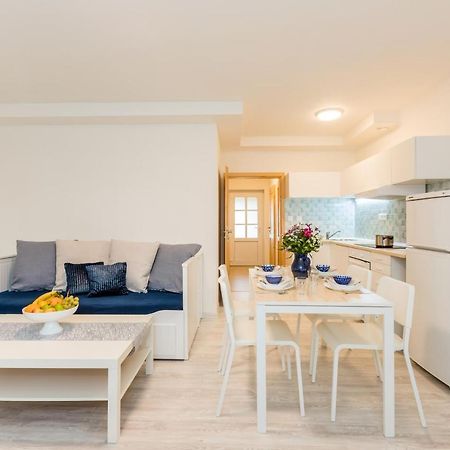 Apartmany Jedovary Trhové Sviny Eksteriør billede