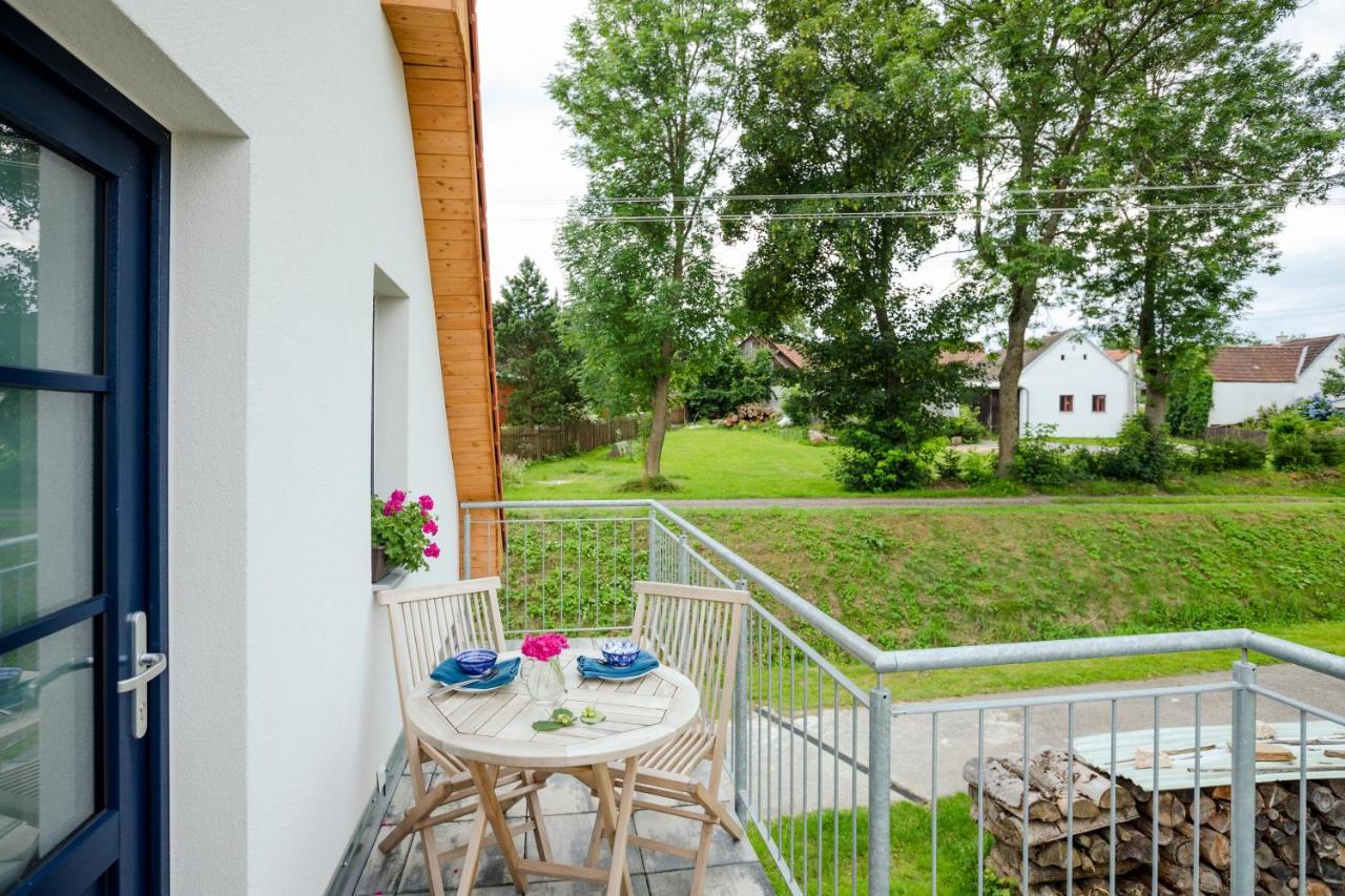 Apartmany Jedovary Trhové Sviny Eksteriør billede